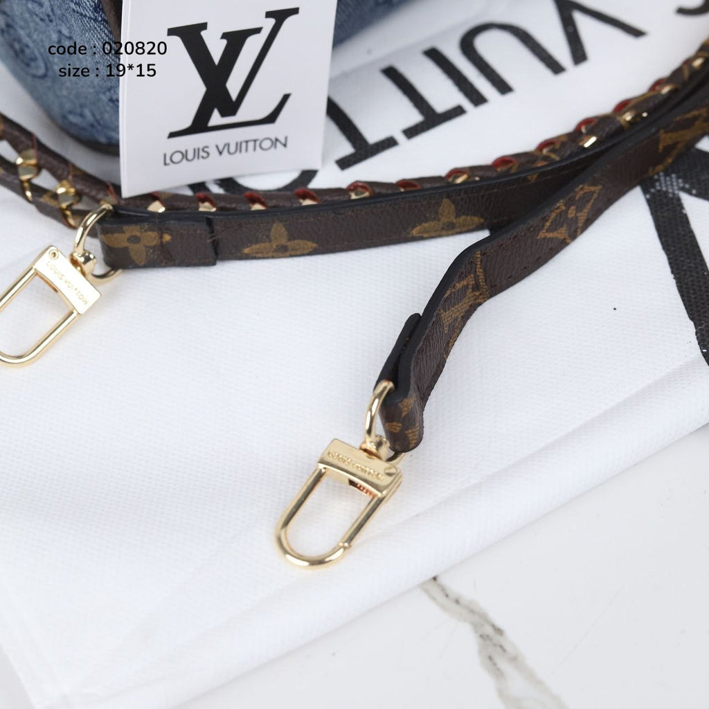 Louis Vuitton 020820