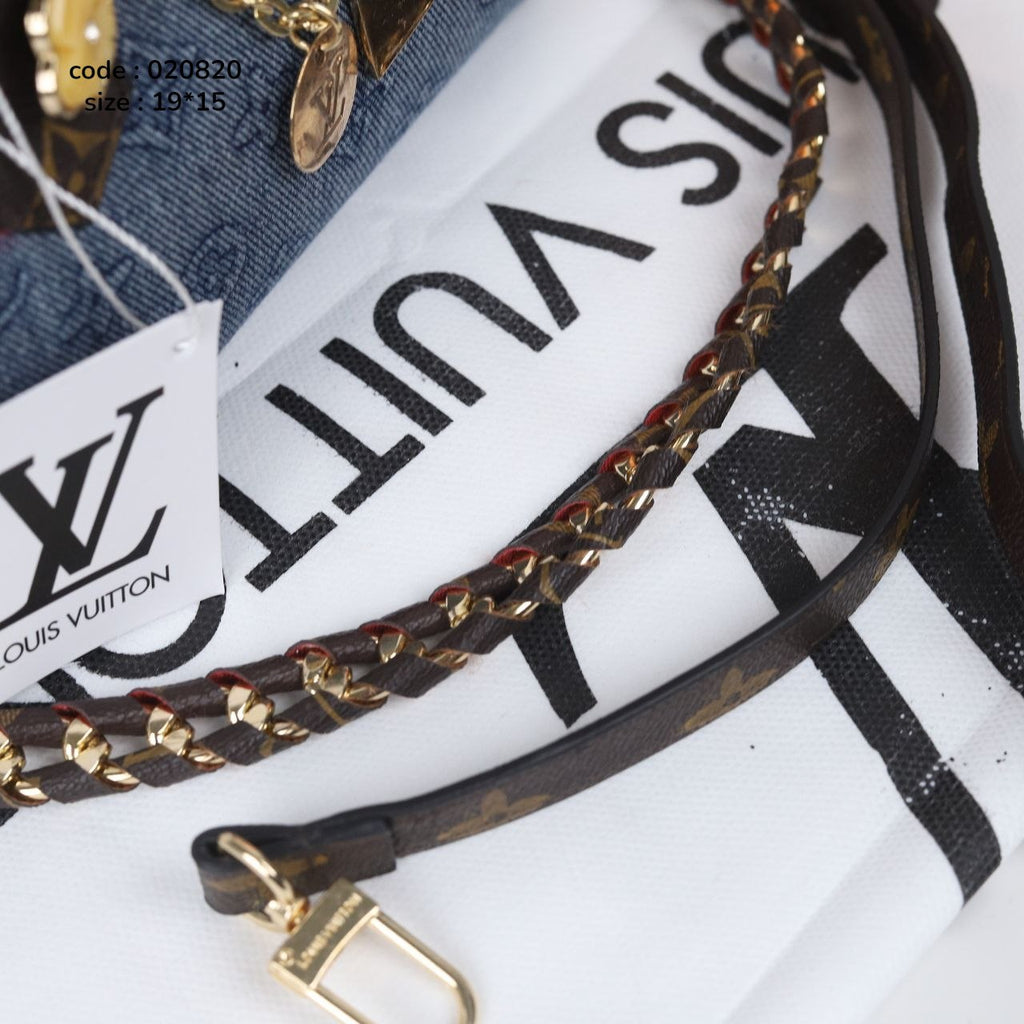 Louis Vuitton 020820