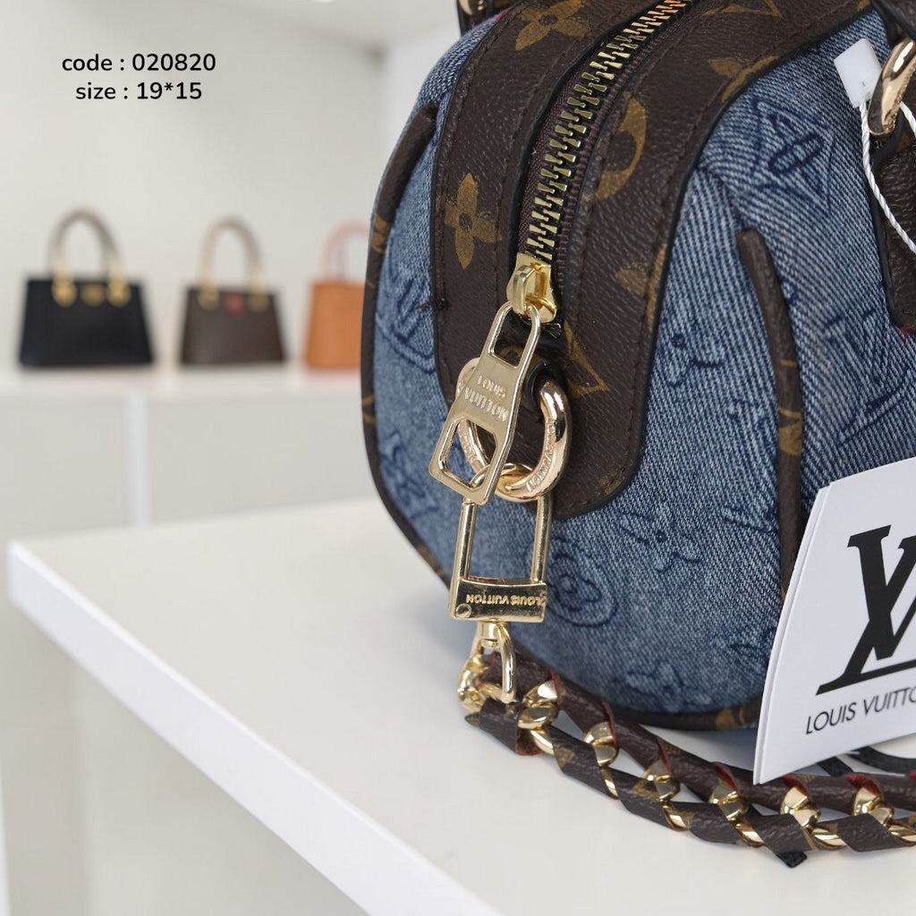 Louis Vuitton 020820