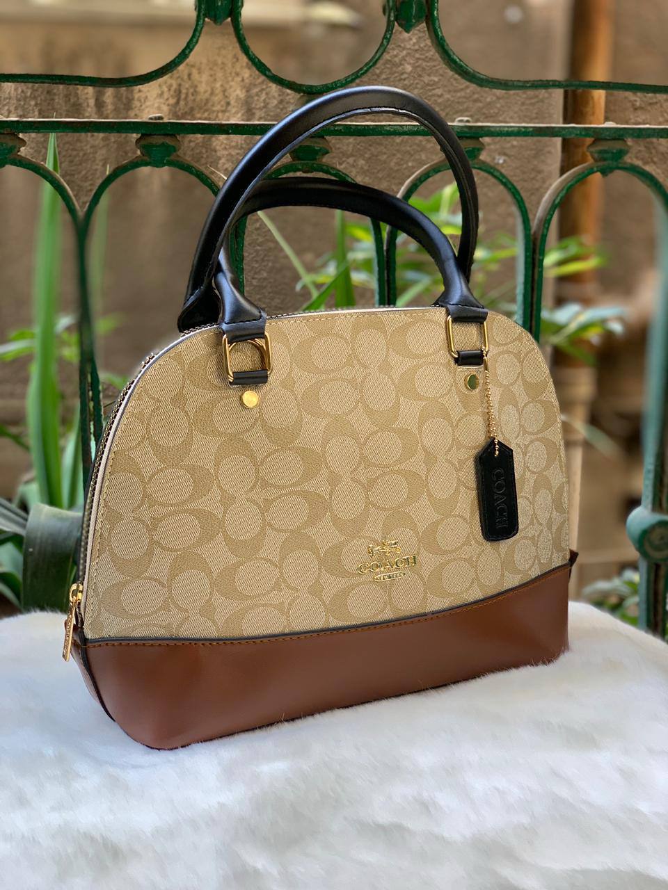 Coach Hand&Cross Bag